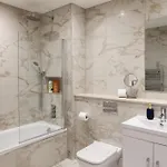 Апартаменти Grand Centre Near Train Station *
