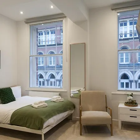 Apartment Grand - 2-bedrooms - Sleeps 6 Comfortably - Perfect For Families - Contractors - Professionals Leeds (West Yorkshire)