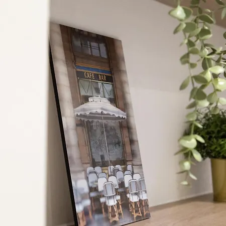 Grand - Perfect For Families - Contractors - Professionals * Leeds (West Yorkshire)