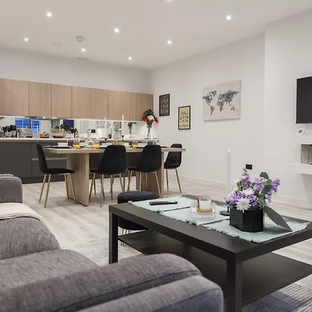 Grand - 2-bedrooms - Sleeps 6 Comfortably - Perfect For Families - Contractors - Professionals *
