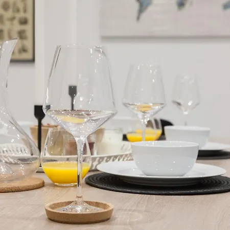 Grand - Perfect For Families - Contractors - Professionals Leeds (West Yorkshire)