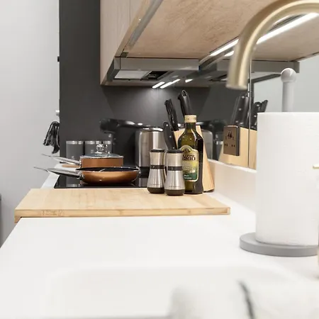 Grand - 2-bedrooms - Sleeps 6 Comfortably - Perfect For Families - Contractors - Professionals Apartment