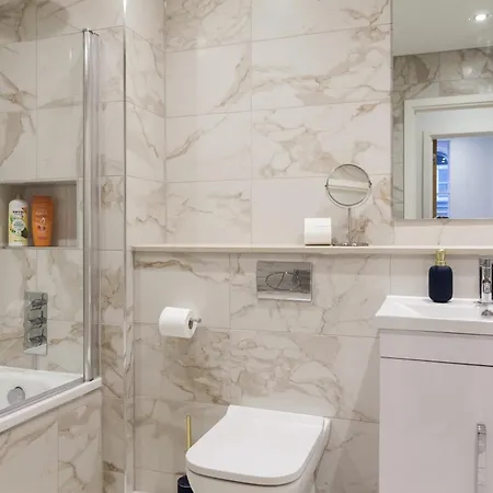 Grand - 2-bedrooms - Sleeps 6 Comfortably - Perfect For Families - Contractors - Professionals