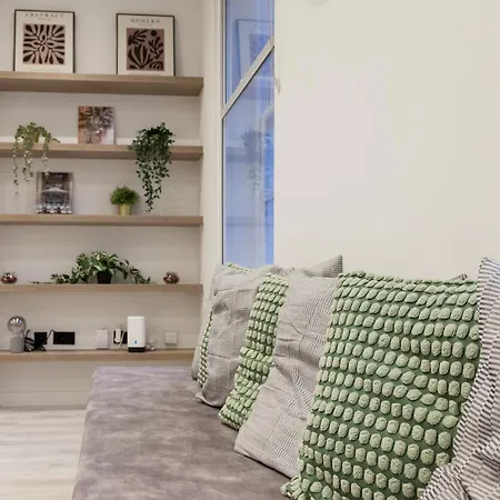 Grand - 2-bedrooms - Sleeps 6 Comfortably - Perfect For Families - Contractors - Professionals Apartment Leeds (West Yorkshire)
