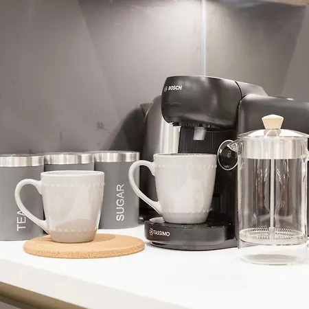 Grand - Perfect For Families - Contractors - Professionals * Leeds (West Yorkshire)