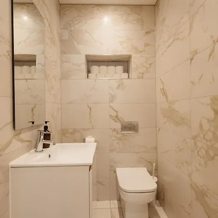 Grand - Perfect For Families - Contractors - Professionals * ليدز