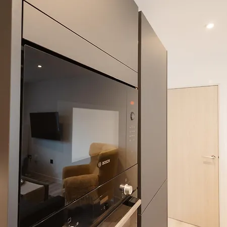 Grand Centre Near Train Station * Leeds (West Yorkshire)