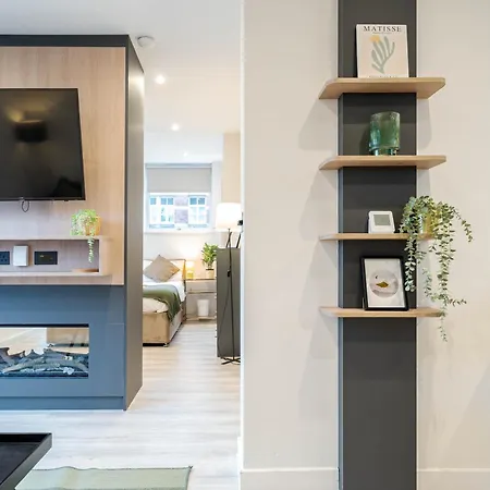 Grand Centre Near Train Station *