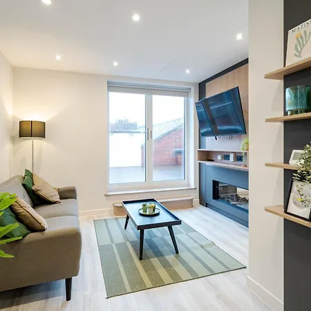 Grand Centre Near Train Station *