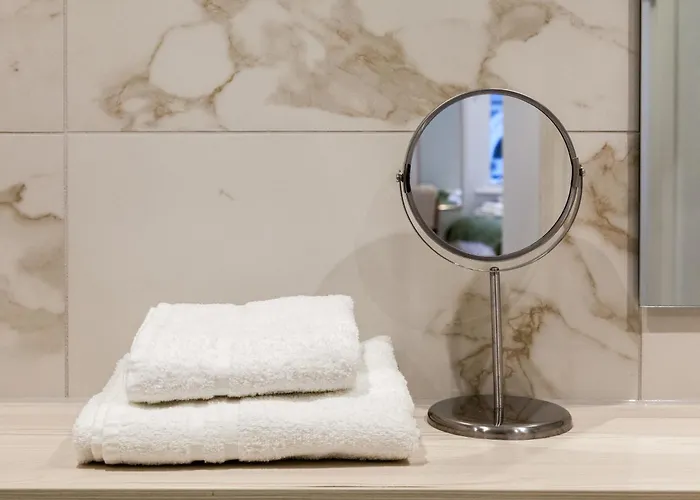 Grand Centre Near Train Station 아파트