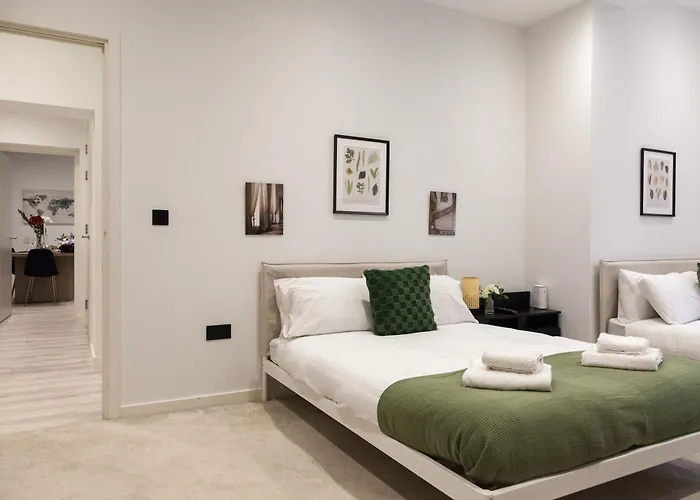 Grand Centre Near Train Station Apartment *