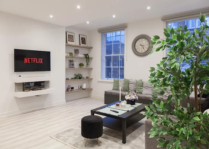 Grand Centre Near Train Station 아파트 *