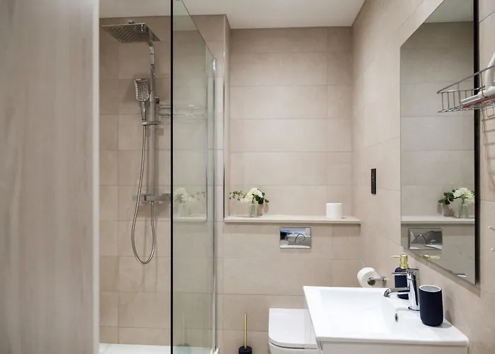 Grand Centre Near Train Station Apartment