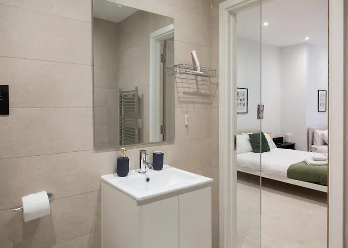 Grand Centre Near Train Station Apartment