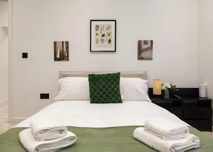 Grand Centre Near Train Station Leeds (West Yorkshire)