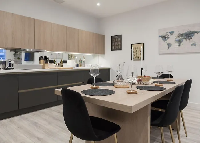 Grand Centre Near Train Station Apartment