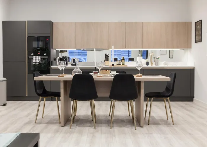 Grand Centre Near Train Station Apartment *