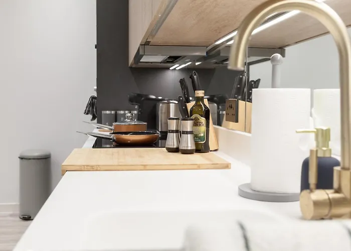 Grand Centre Near Train Station Apartment