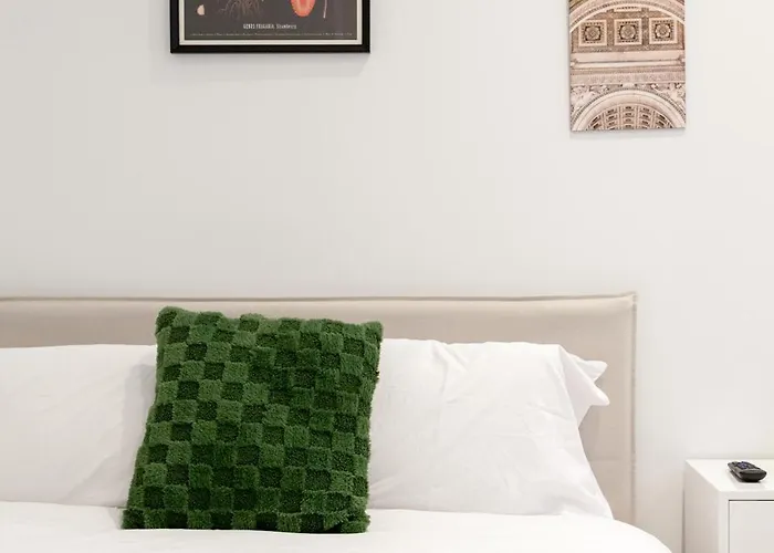 Grand Centre Near Train Station *