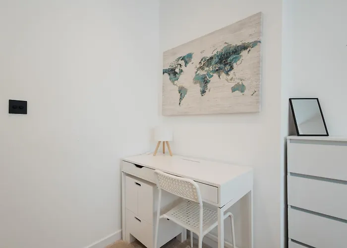 Grand Centre Near Train Station Apartment