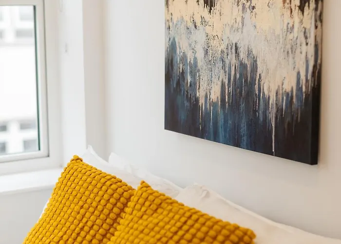 Grand Centre Near Train Station Apartment *