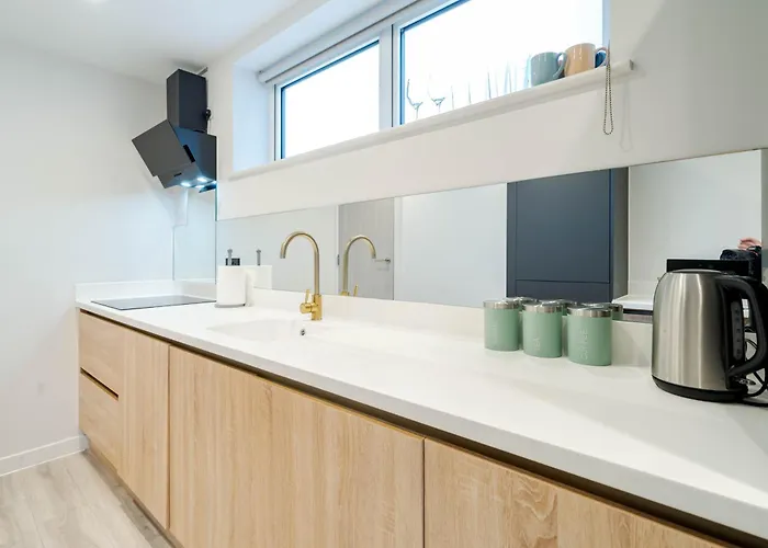 Grand Centre Near Train Station *