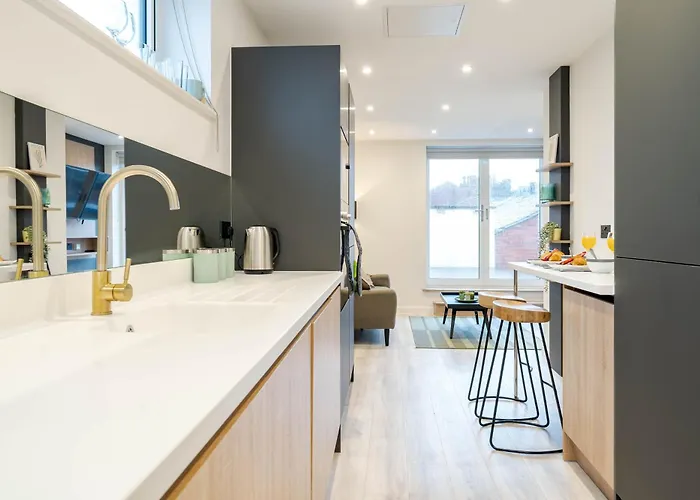 Grand Centre Near Train Station Apartment