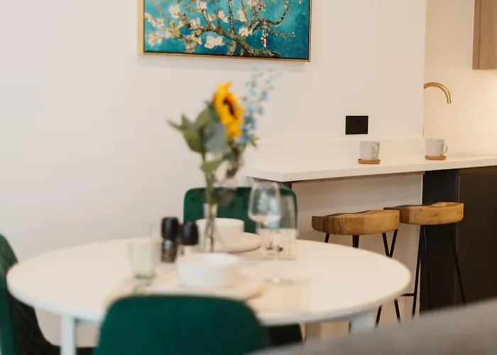 아파트 Grand Centre Near Train Station