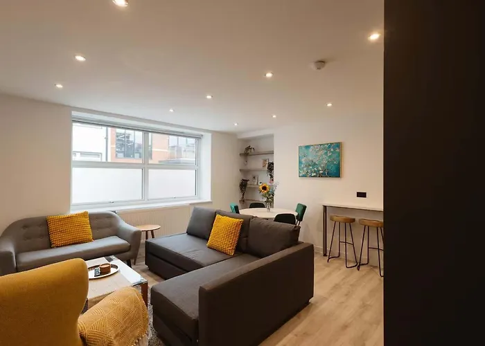 Grand Centre Near Train Station *