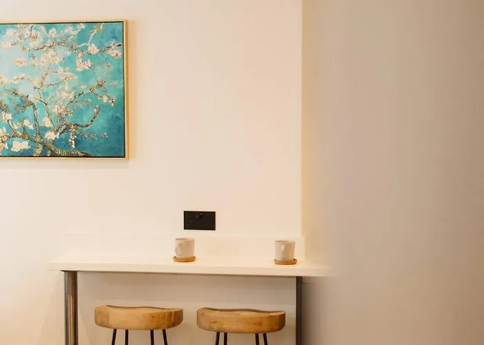 Grand Centre Near Train Station Leeds (West Yorkshire)