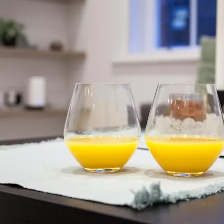 Grand - Perfect For Families - Contractors - Professionals * Leeds (West Yorkshire)